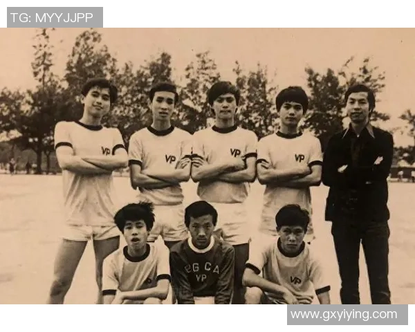 香港足球明星张国强的辉煌职业生涯与成就回顾